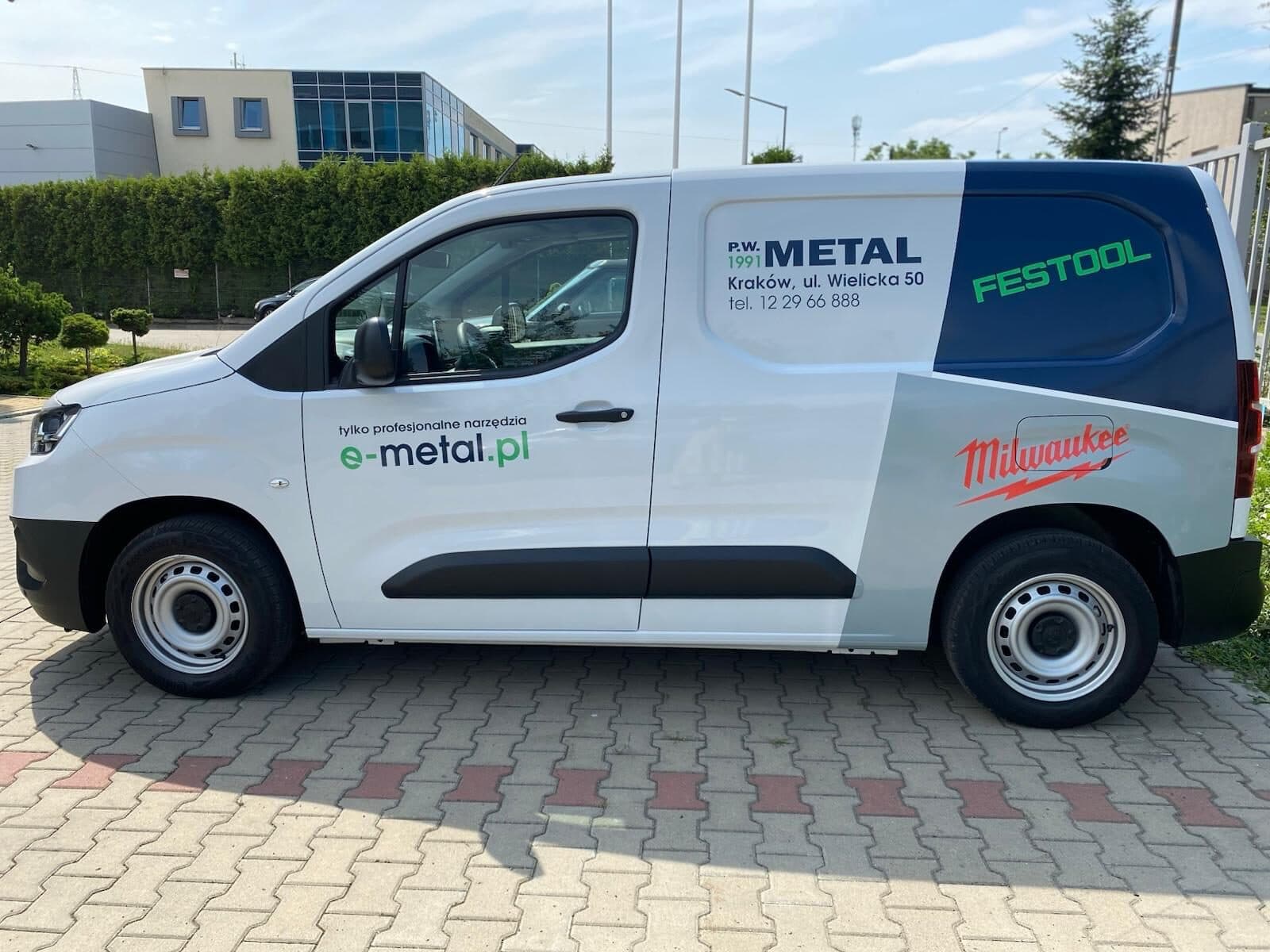 Oklejanie samochodu E-Metal – zdjęcie 2